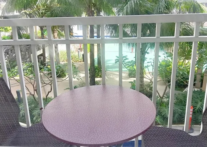 Shore D42 Walking Distance Moa Near Airport