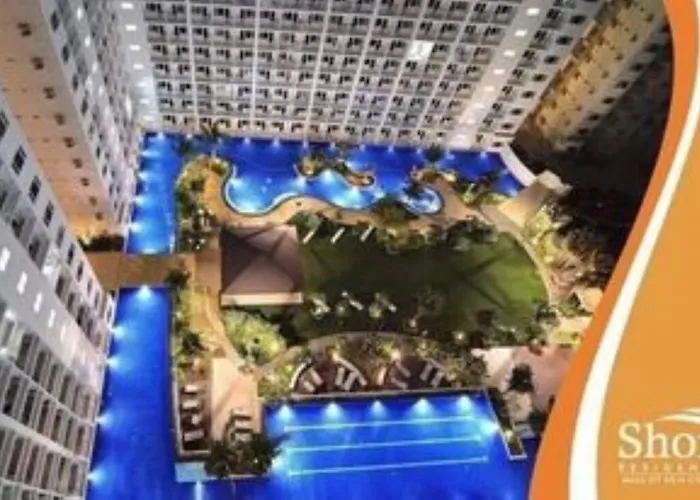 Shore D42 Walking Distance Moa Near Airport *